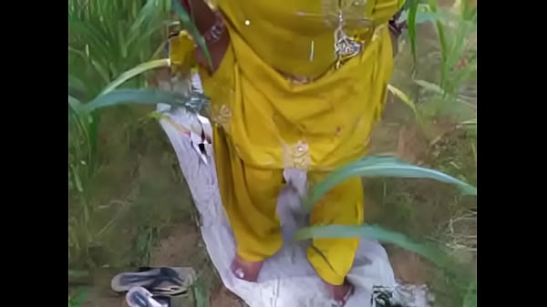 Ladki khet me with hindI audio